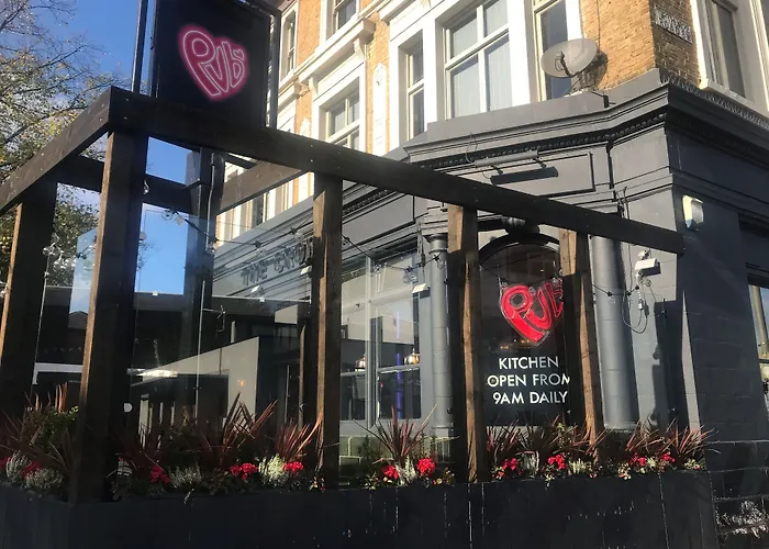 Publove @ The Crown, Battersea London